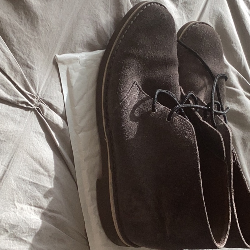Clarks Gray Suede Chukka Boots leather Size 9